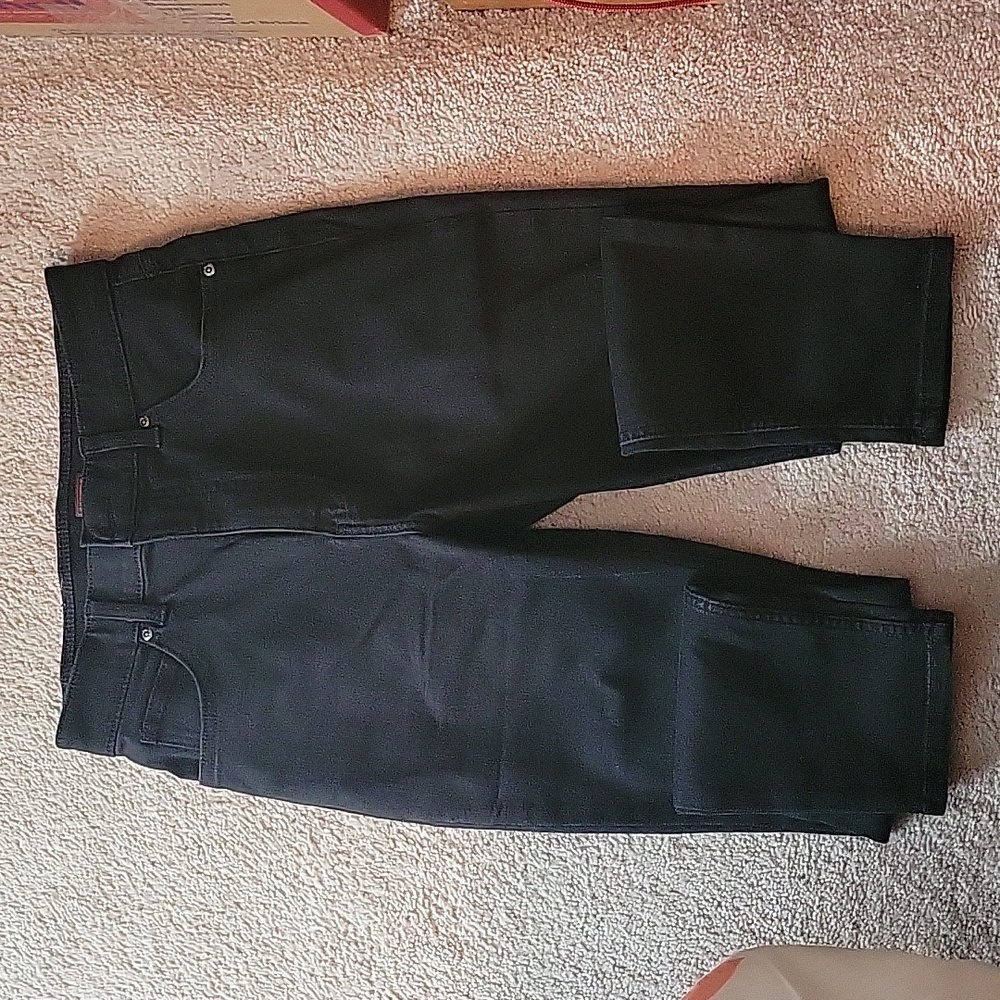 Lee black skinny Jean size 10 short